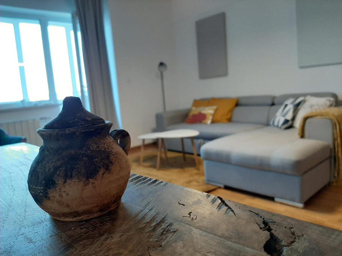 Bright, Modern & Cozy Apartment トゥズラ エクステリア 写真