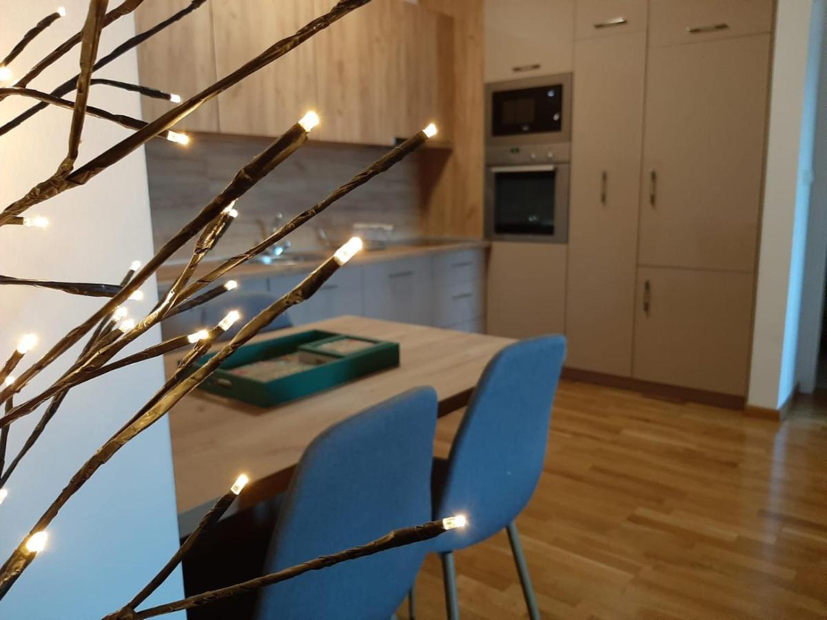 Bright, Modern & Cozy Apartment トゥズラ エクステリア 写真