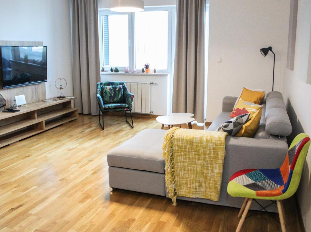Bright, Modern & Cozy Apartment トゥズラ エクステリア 写真